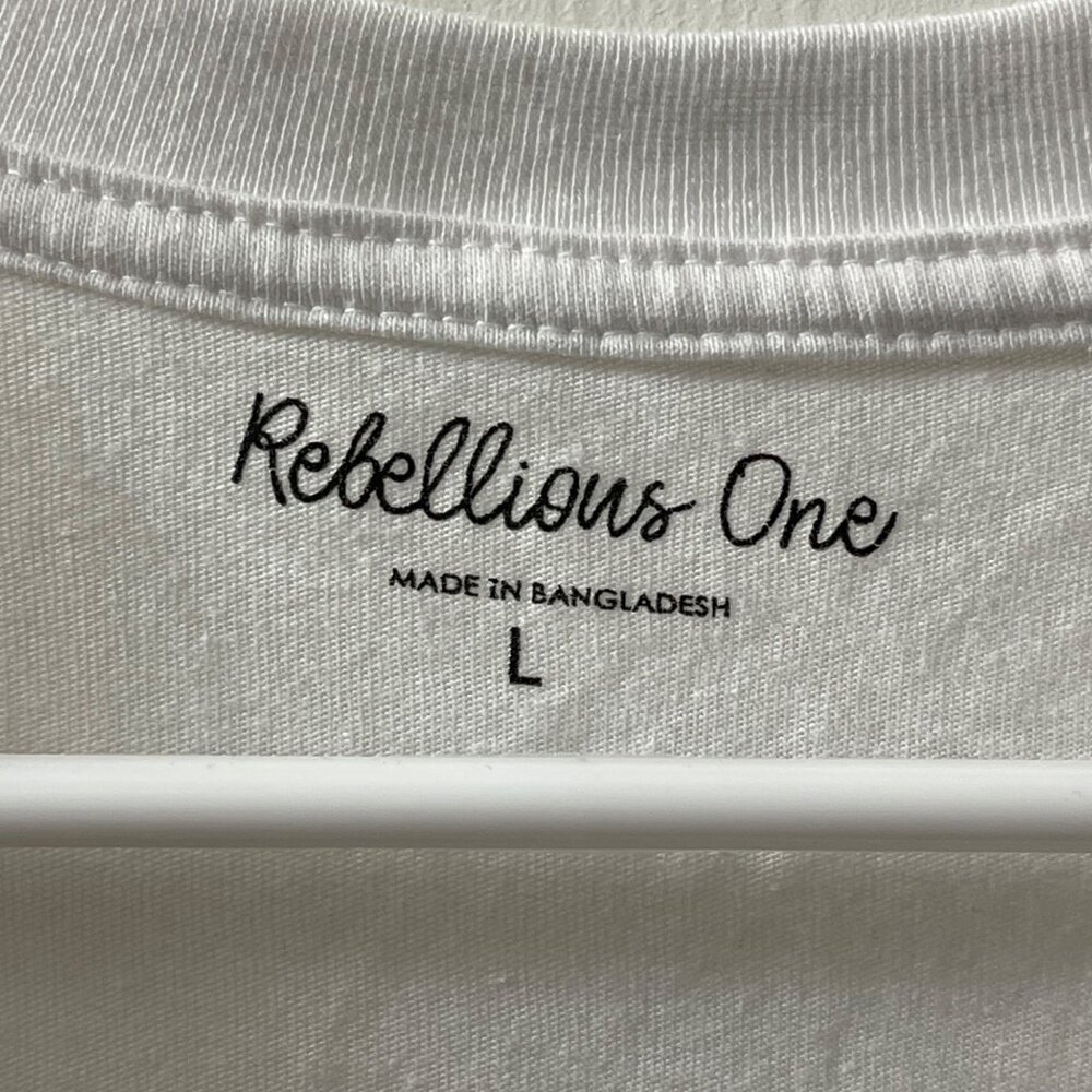 Rebellious One Juniors' Desert Flower Graphic-Print T-Shirt, Size L, New - Picture 4 of 5